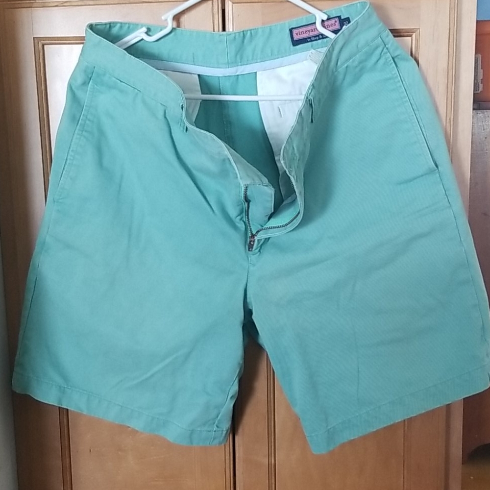 Vineyard Vines shorts